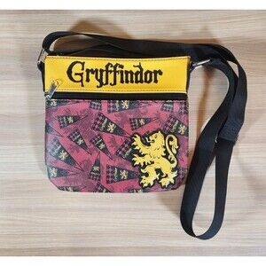 Loungefly GRYFFINDOR Harry Potter Crossbody Purse Red Yellow Adj Strap
